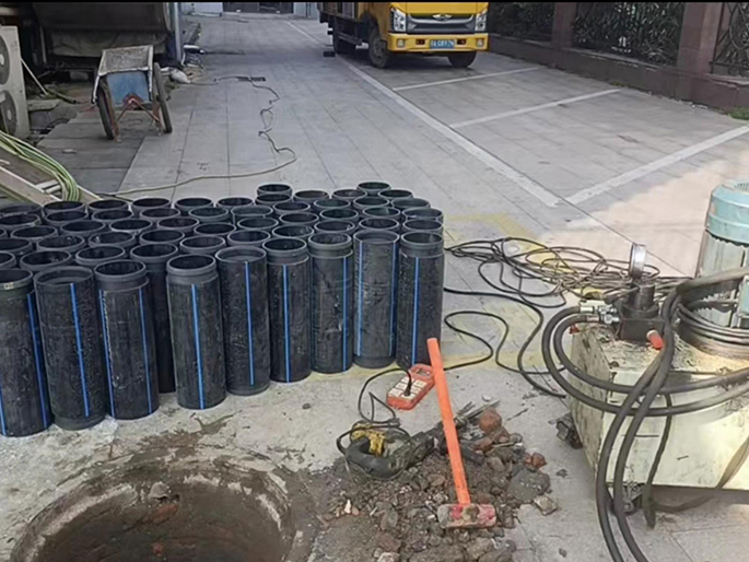 界首PE置换管厂家 DN315置换管 非开挖管短管置换